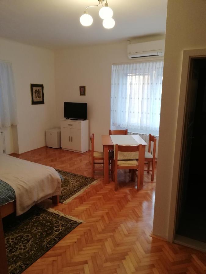 波斯托伊纳Sobe Sabec住宿加早餐旅馆 外观 照片